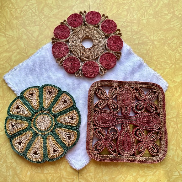 Vintage Straw Rattan Trivets Set of 3 - Picture 2 of 9